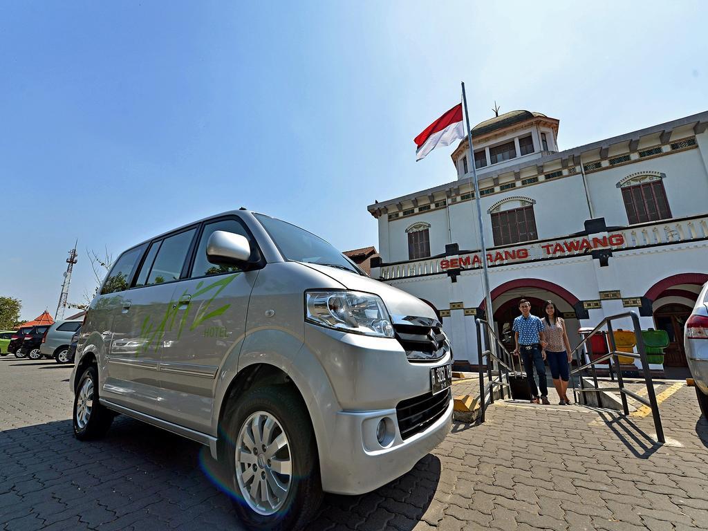 Whiz Hotel Pemuda Semarang Exteriér fotografie