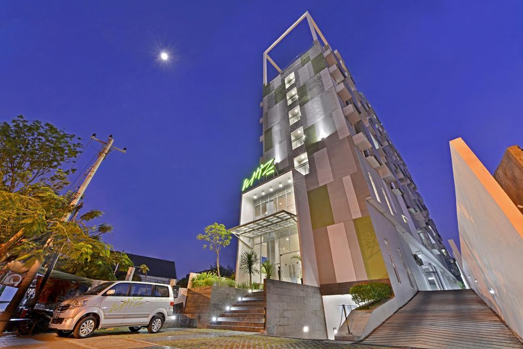 Whiz Hotel Pemuda Semarang Exteriér fotografie